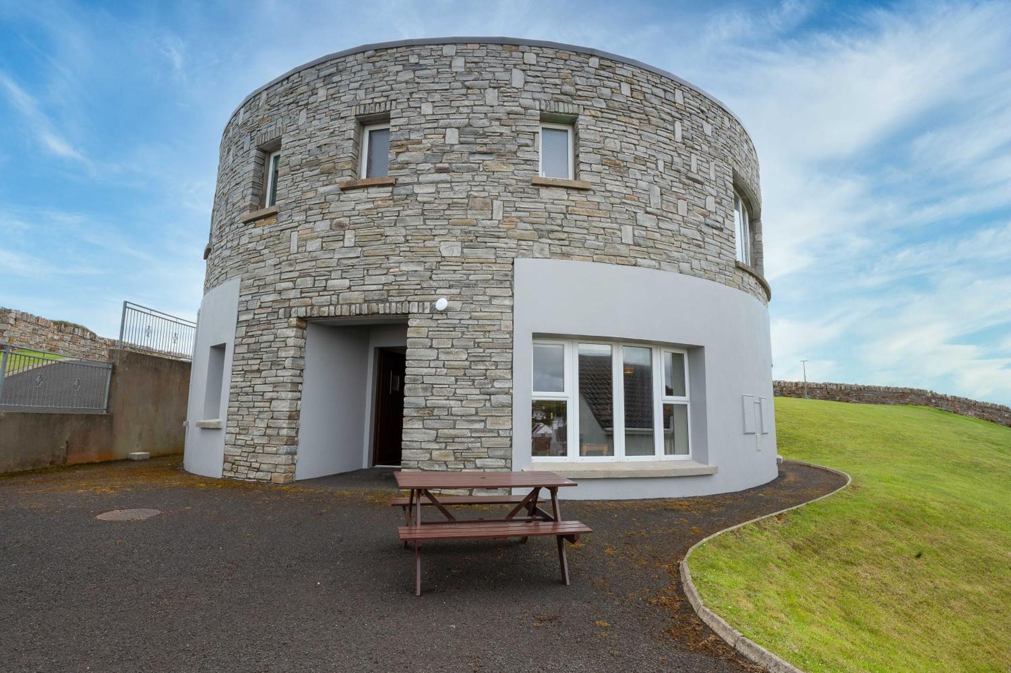 Downings Coastguard Cottages - Type B-E Екстериор снимка