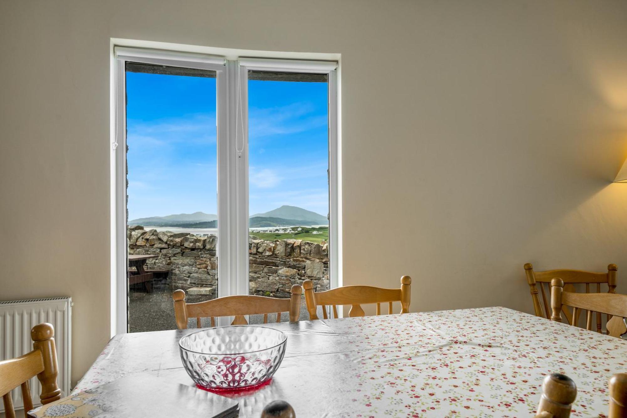Downings Coastguard Cottages - Type B-E Екстериор снимка
