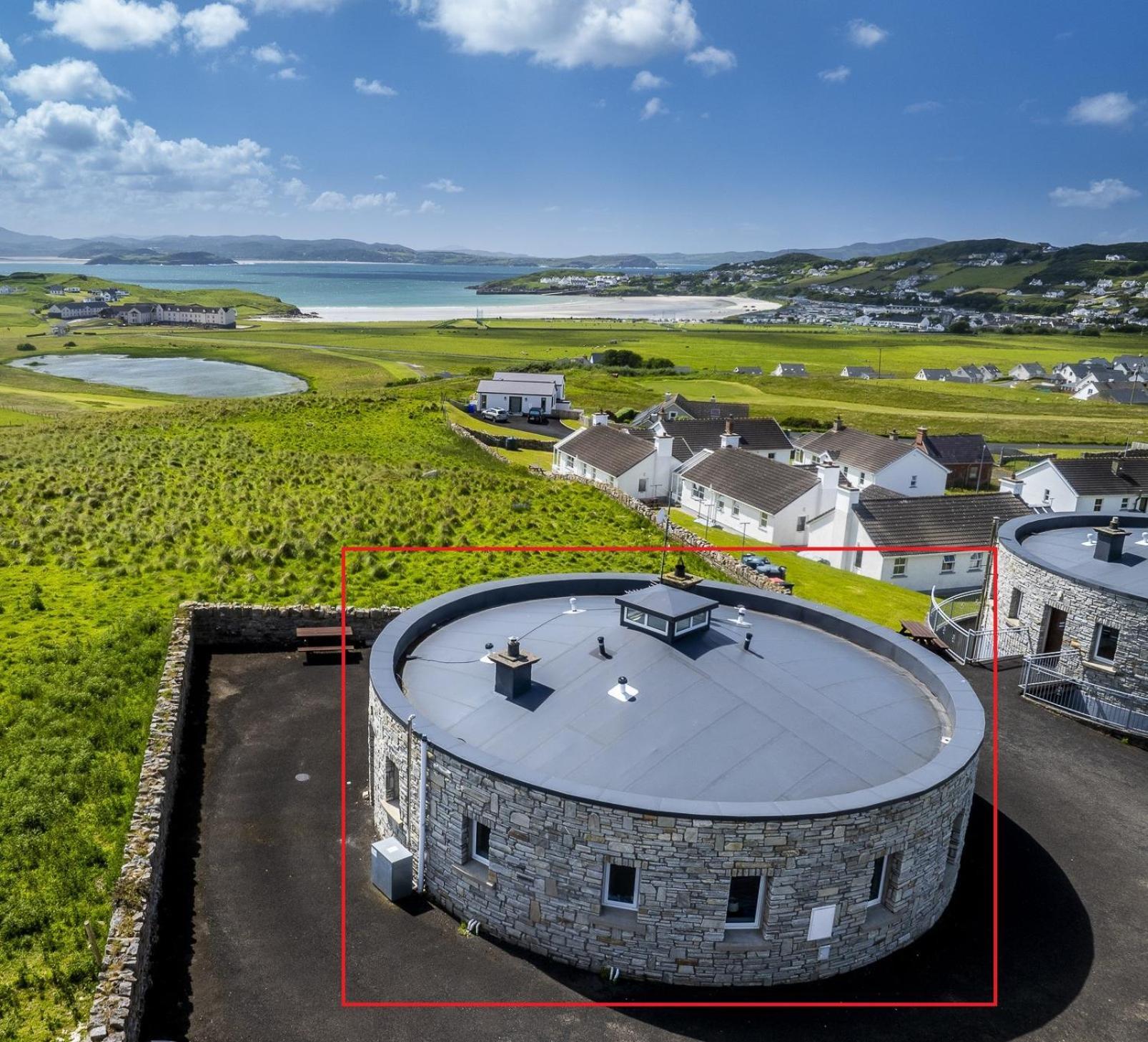Downings Coastguard Cottages - Type B-E Екстериор снимка